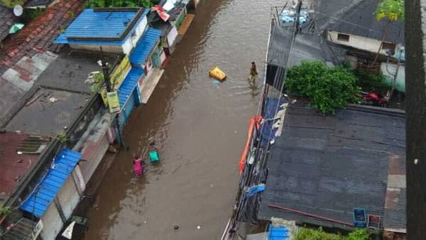 আনা হয়েছে পাম্প