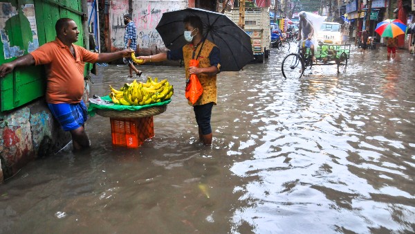 দক্ষিণবঙ্গে লাল সতর্কতা দক্ষিণবঙ্গে লাল সতর্কতা