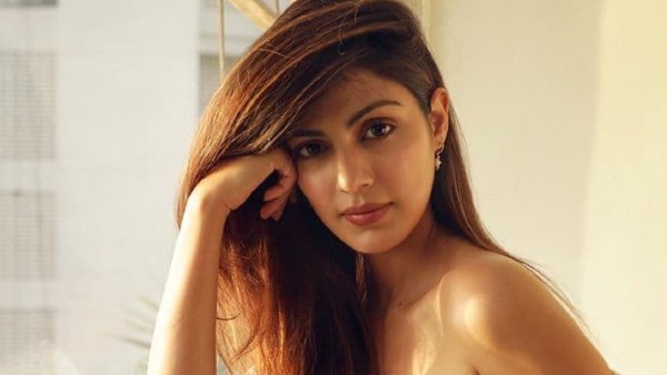 অন্ধেরি স্টুডিওতে রিয়া চক্রবর্তী