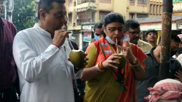 সরবত বানালেন সম্বিত পাত্র