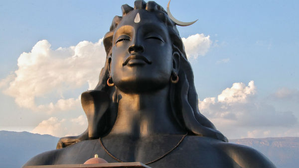 শিবের পুজোয় পান পাতা