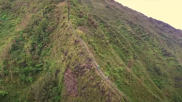 প্রত্যেকদিন শতাধিকেরও বেশি পর্যটক আসে প্রত্যেকদিন শতাধিকেরও বেশি পর্যটক আসে