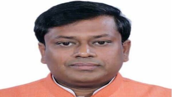 সুকান্ত মজুমদারের বয়স কম, অভিজ্ঞতা কম সুকান্ত মজুমদারের বয়স কম, অভিজ্ঞতা কম