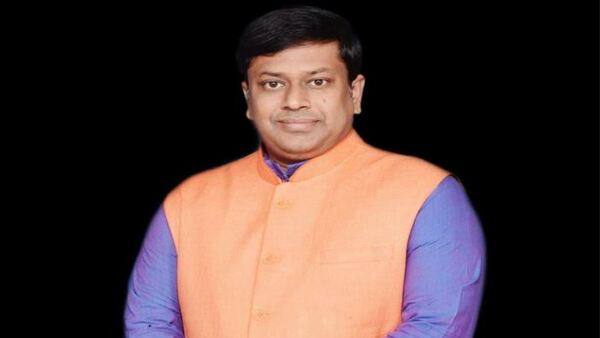  দিলীপ ঘোষের প্রশংসায় সুকান্ত