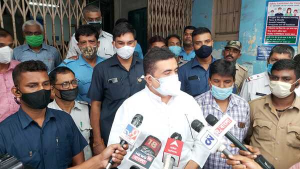 আত্মহত্যার চেষ্টা করা শিক্ষিকাকে দেখতে আরজি করে শুভেন্দু আত্মহত্যার চেষ্টা করা শিক্ষিকাকে দেখতে আরজি করে শুভেন্দু