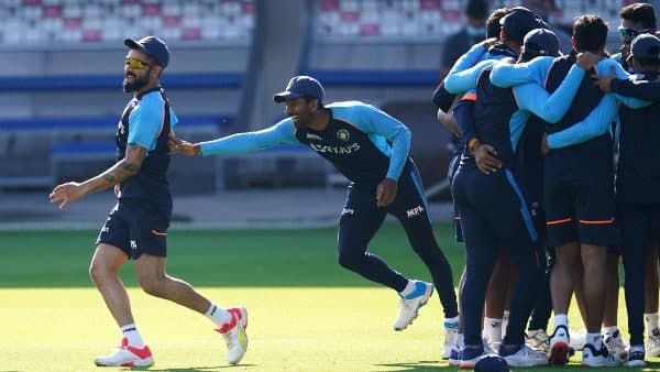 ভুবি ইন, আইয়ার আউট ভুবি ইন, আইয়ার আউট