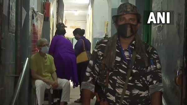 ভবানীপুরে তৃণমূলকে সুবিধার অভিযোগ