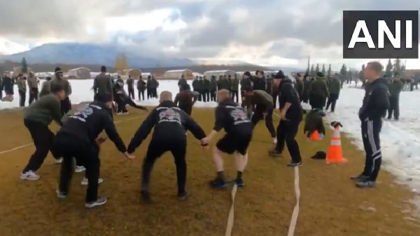 আলাস্কার হাড় কাঁপানো শীতে মার্কিন সেনার সঙ্গে ভারতীয় সেনার লড়াই, ভিডিও ভাইরাল আলাস্কার হাড় কাঁপানো শীতে মার্কিন সেনার সঙ্গে ভারতীয় সেনার লড়াই, ভিডিও ভাইরাল