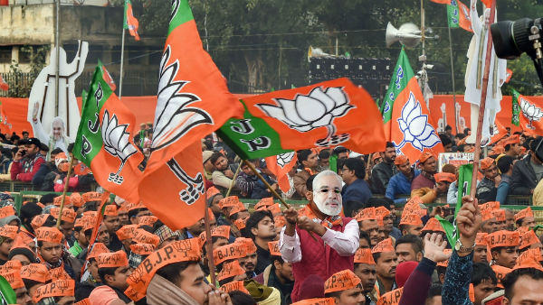 'হনুমান চালিশা ক্লাব' খোলার কথা বলছেন বিজেপি নেতা 'হনুমান চালিশা ক্লাব' খোলার কথা বলছেন বিজেপি নেতা