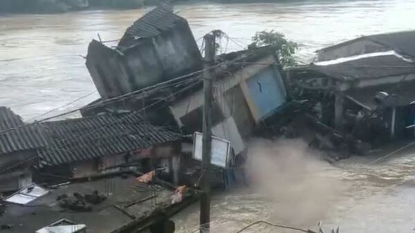 ত্রাণ নিয়ে ক্ষোভ ত্রাণ নিয়ে ক্ষোভ