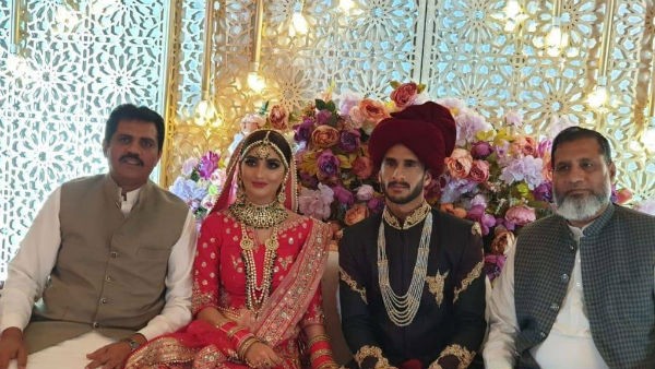 বিরাটের ভক্ত কেন শামিয়া? বিরাটের ভক্ত কেন শামিয়া?