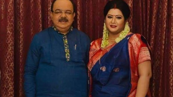 শোভনের সিঁদুর দানের ছবি নিয়েও কমেন্টের বন্যা 