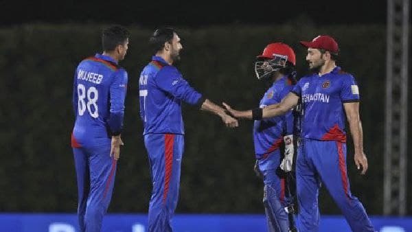 ভারতের মুখোমুখি হওয়ার আগেই ধাক্কা খেল পাকিস্তান ভারতের মুখোমুখি হওয়ার আগেই ধাক্কা খেল পাকিস্তান