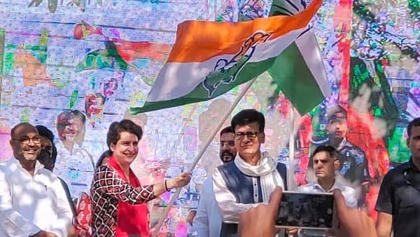 যোগীরাজ্যে বিরোধী শিবিরে কী ঘটেছে?