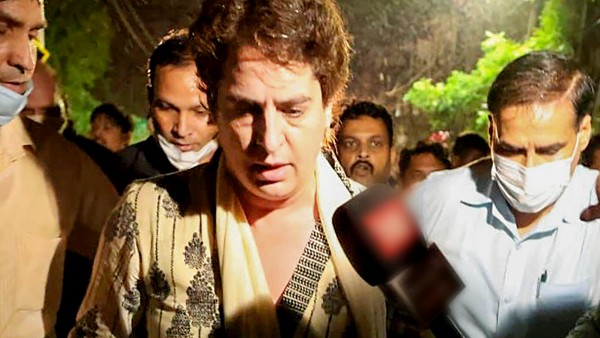 আটক প্রিয়াঙ্কা গান্ধী