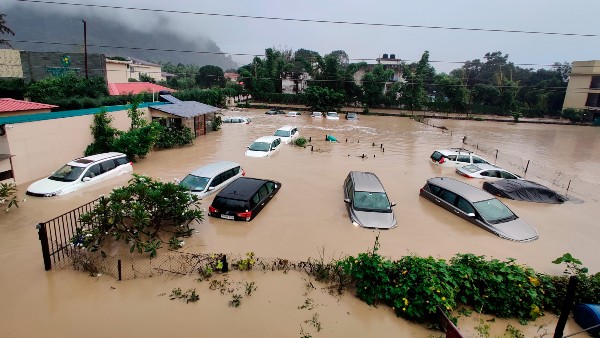 উত্তরাখণ্ডের অবস্থা ভালো নয় উত্তরাখণ্ডের অবস্থা ভালো নয়
