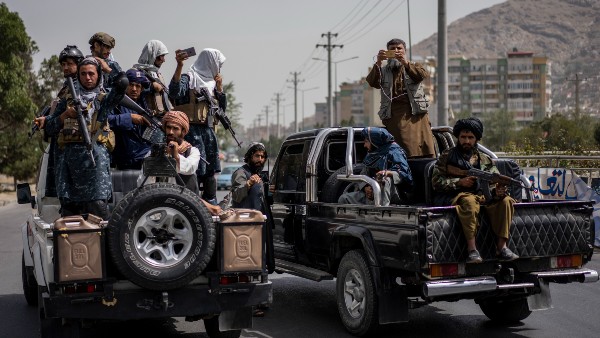 দাম নেই গ্রাজুয়েটদের