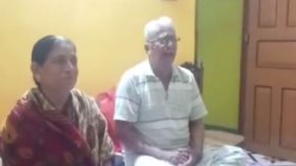 চিন্তায় পরিবারের সদস্যরা