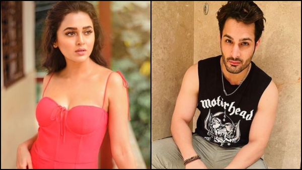 কাছে আসছেন তেজস্বী ও উমর, বিগ বস ১৫–এর শুরুতেই জঙ্গলে রোম্যান্স চালু কাছে আসছেন তেজস্বী ও উমর, বিগ বস ১৫–এর শুরুতেই জঙ্গলে রোম্যান্স চালু