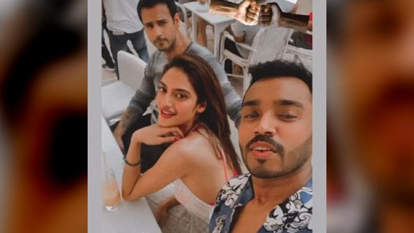 যশের প্রতি ভালোবাসা যশের প্রতি ভালোবাসা