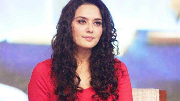 মা হলেন প্রীতি জিন্টা মা হলেন প্রীতি জিন্টা