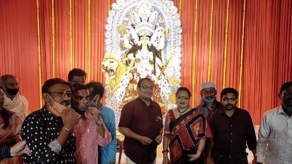 পুজোয় হাজির তৃণমূল নেতা