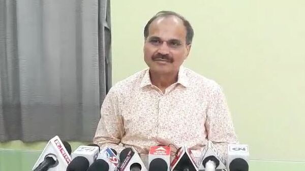 বিচারপতিকে অভিনন্দন