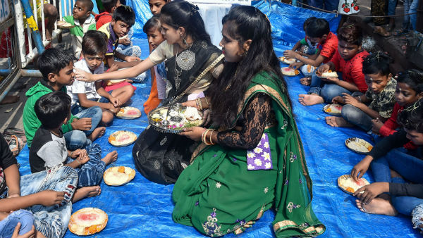 ভাই ফোঁটা নিয়ে প্রচলিত আর একটি কাহিনী ভাই ফোঁটা নিয়ে প্রচলিত আর একটি কাহিনী