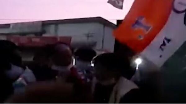 মঞ্চ ভেঙে আহত মন্ত্রী