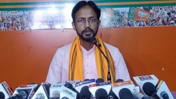 জবাব দিয়েছিলেন বিজেপি মুখপাত্র জবাব দিয়েছিলেন বিজেপি মুখপাত্র