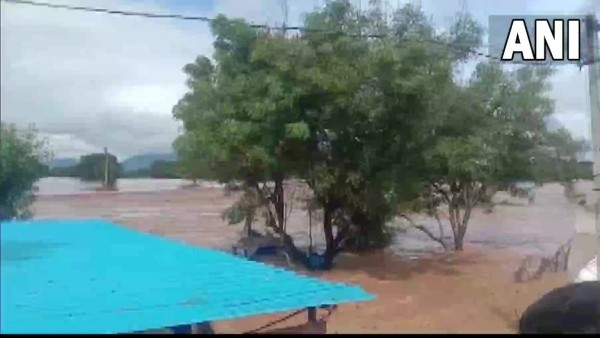  মুখ্যমন্ত্রী আকাশ পথে সমীক্ষা চালাবেন