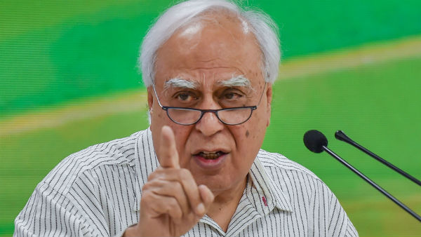 বদলে কপিল সিবালের মতো অনেককেই রাজ্যসভায় পাঠানো হতে পারে বদলে কপিল সিবালের মতো অনেককেই রাজ্যসভায় পাঠানো হতে পারে