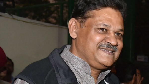কীর্তি বিজেপি ছেড়ে কংগ্রেসে যোগ দেন ২০১৯-এ কীর্তি বিজেপি ছেড়ে কংগ্রেসে যোগ দেন ২০১৯-এ