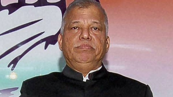 সাহায্য করেছেন প্রশান্ত কিশোর এবং লুইজিনো ফেলেইরো