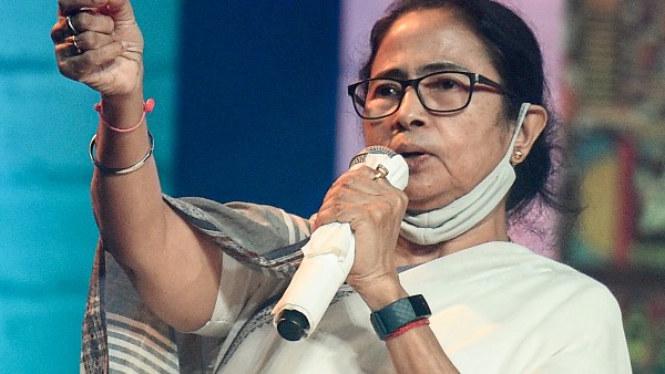 জাতীয় রাজনীতিতে নজর