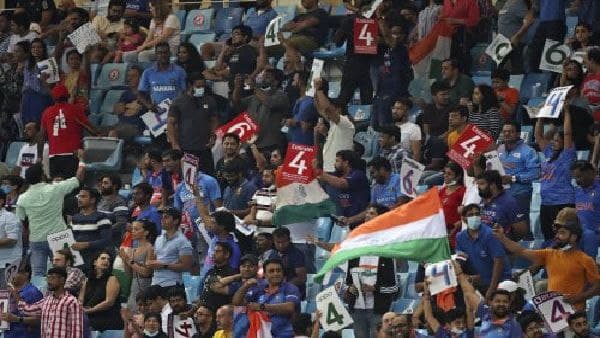 টি ২০ বিশ্বকাপ ফাইনালে ১০০ শতাংশ দর্শকাসনই ভর্তি থাকছে! সর্বকালীন কোন রেকর্ড ভাঙল ভারত-পাকিস্তান ম্যাচ?
