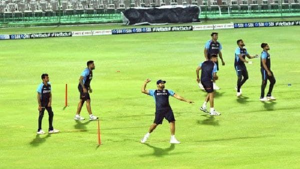 ভারতীয় দলে অভিষেক ভেঙ্কটেশের, দুই দলে ৯ পরিবর্তন ভারতীয় দলে অভিষেক ভেঙ্কটেশের, দুই দলে ৯ পরিবর্তন