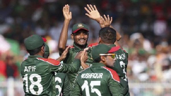 বাংলাদেশকে প্রথম টি ২০ আন্তর্জাতিকে হারাল বাবরের পাকিস্তান বাংলাদেশকে প্রথম টি ২০ আন্তর্জাতিকে হারাল বাবরের পাকিস্তান