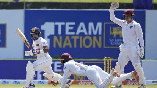 অভিষেক টেস্টেই মাঠ থেকে হাসপাতালে ওয়েস্ট ইন্ডিজের ক্রিকেটার