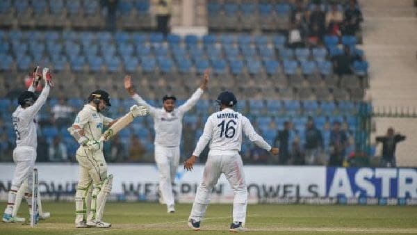 কানপুর টেস্টে ভারতের বিরুদ্ধে অপ্রতিরোধ্য কিউয়ি ওপেনাররা 