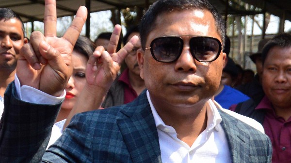 দীর্ঘদিন ধরেই অসন্তুষ্ট ছিলেন মুকুল সাংমা দীর্ঘদিন ধরেই অসন্তুষ্ট ছিলেন মুকুল সাংমা