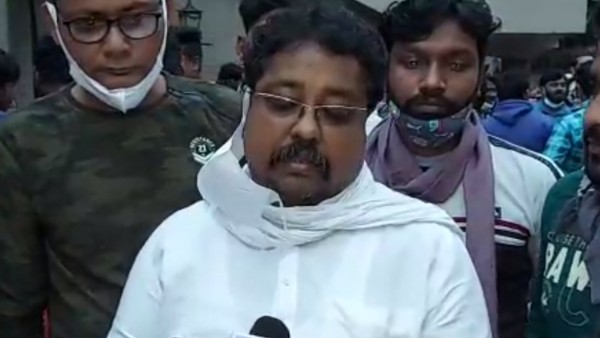 দলের নির্দেশ অনুযায়ী কাজ দলের নির্দেশ অনুযায়ী কাজ