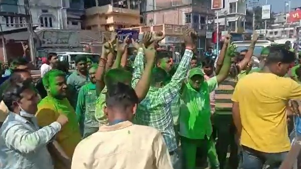 সমস্ত জায়গাতে এগিয়ে যেতে থাকেন তৃণমূল