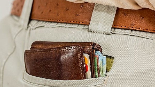  ধনতেরাসের দিন লাল রঙের ব্যাগ কোন রাশির জন্য শুভ?