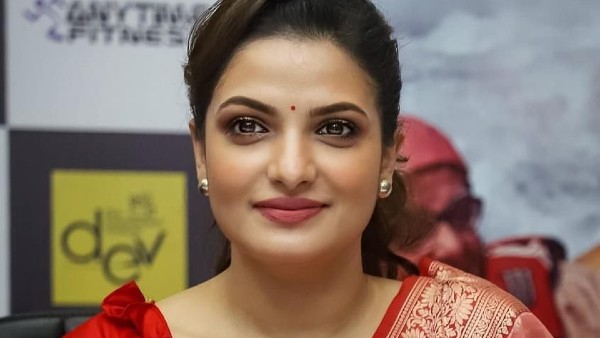 তনুশ্রীর ঝুলিতে একাধিক সিনেমা তনুশ্রীর ঝুলিতে একাধিক সিনেমা