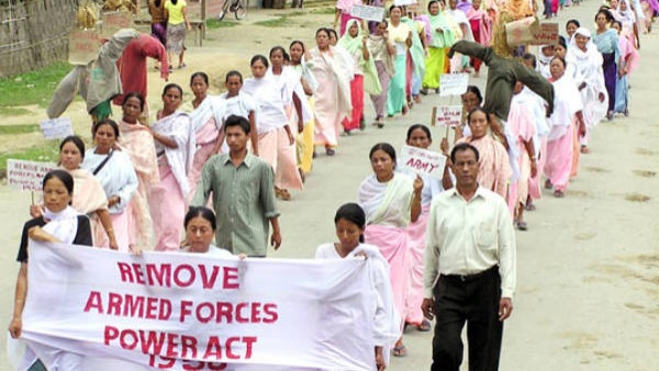 উত্তর-পূর্বের লোকদের বৈষম্যমূলক আচরণের সম্মুখীন হতে হয়! উত্তর-পূর্বের লোকদের বৈষম্যমূলক আচরণের সম্মুখীন হতে হয়!