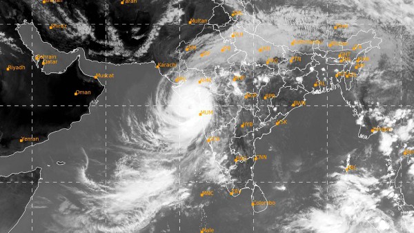 ঘূর্ণিঝড়ের সম্ভাব্য গতিপথ নিউজিল্যান্ড অভিমুখী