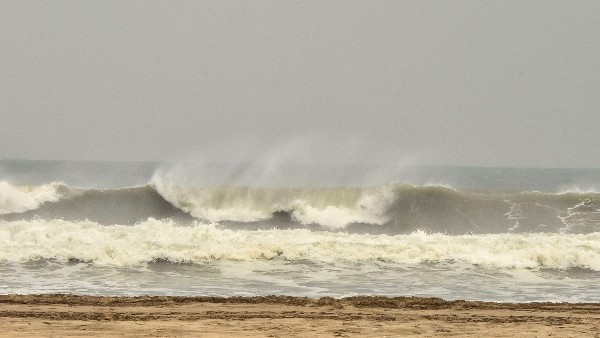 গ্রীষ্মে ঘূর্ণিঝড়ের অনুকূল পরিবেশ তৈরি হবে সমুদ্রে