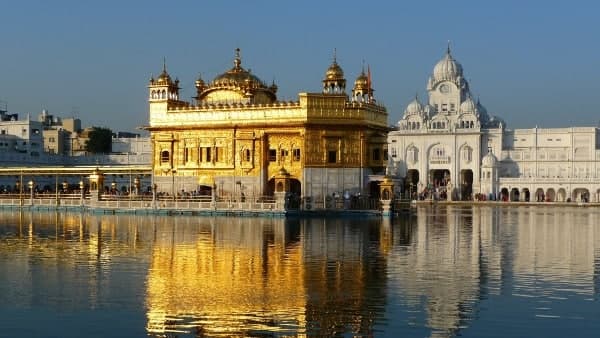 মন্দিরে প্রবেশ করে পবিত্র তলোয়ার ছুঁতে চাওয়ায় হত্যা!