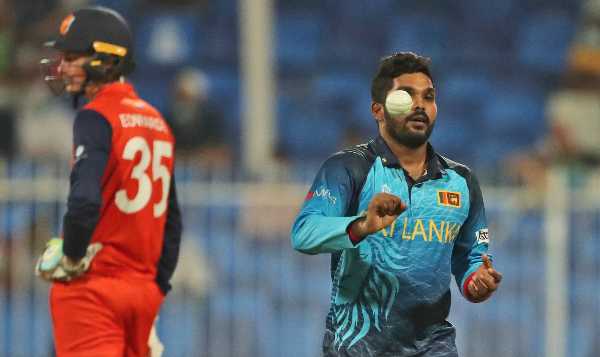 ওয়ানিন্দু হাসারাঙ্গা (শ্রীলঙ্কা)